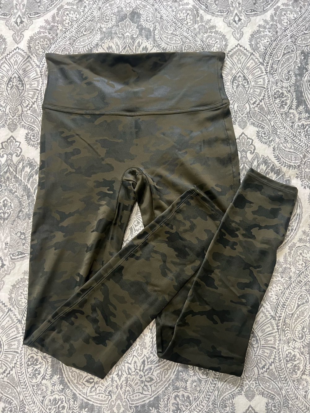 291 - SPANX Olive Green Camo High-Rise Leggings - Picture 2 of 4
